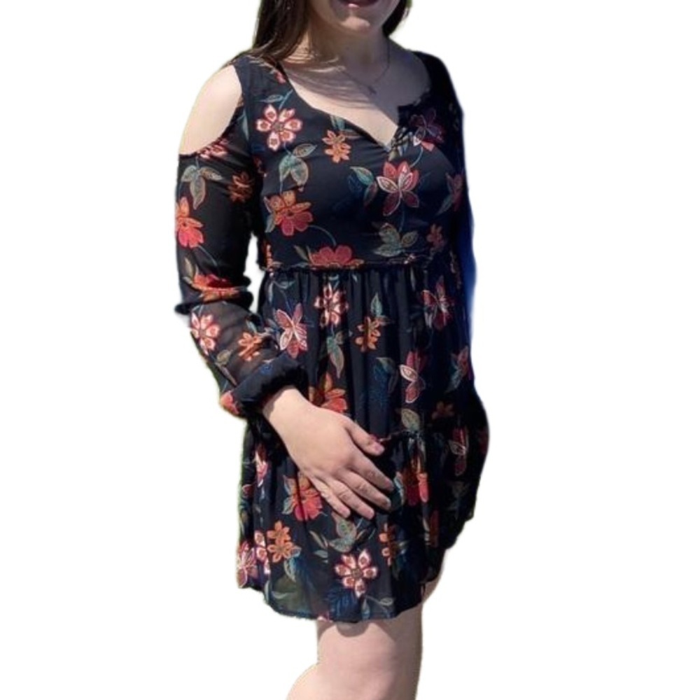 Hollister Black Floral Babydoll Cold Shoulder Long Sleeve Mini Dress Size Medium